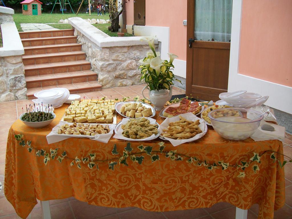 Agriturismo La Palazza Сала-Консіліна Екстер'єр фото