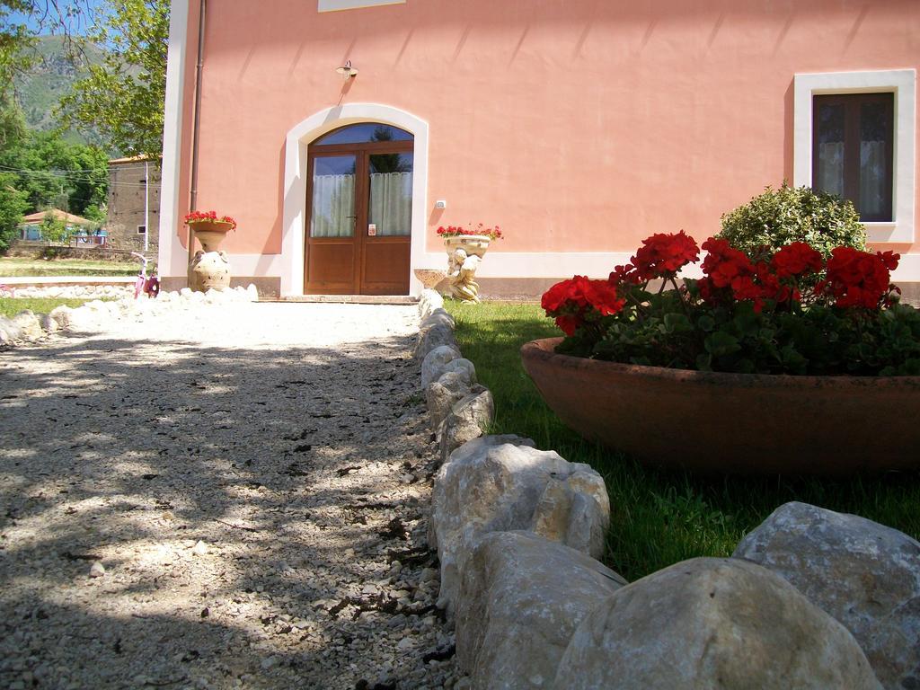 Agriturismo La Palazza Сала-Консіліна Екстер'єр фото