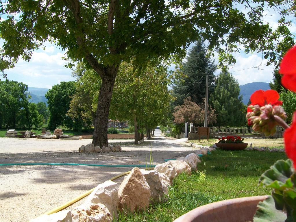 Agriturismo La Palazza Сала-Консіліна Екстер'єр фото